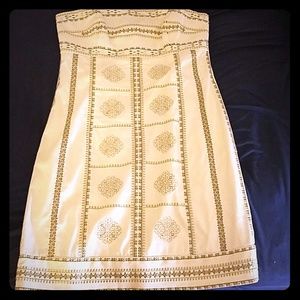 Sleeveless/strapless Dress